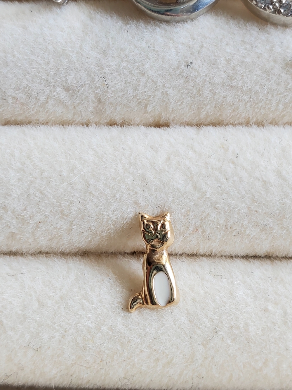 10K Gold Cat Stud Earring | Single | PAJ | 0.12 g |